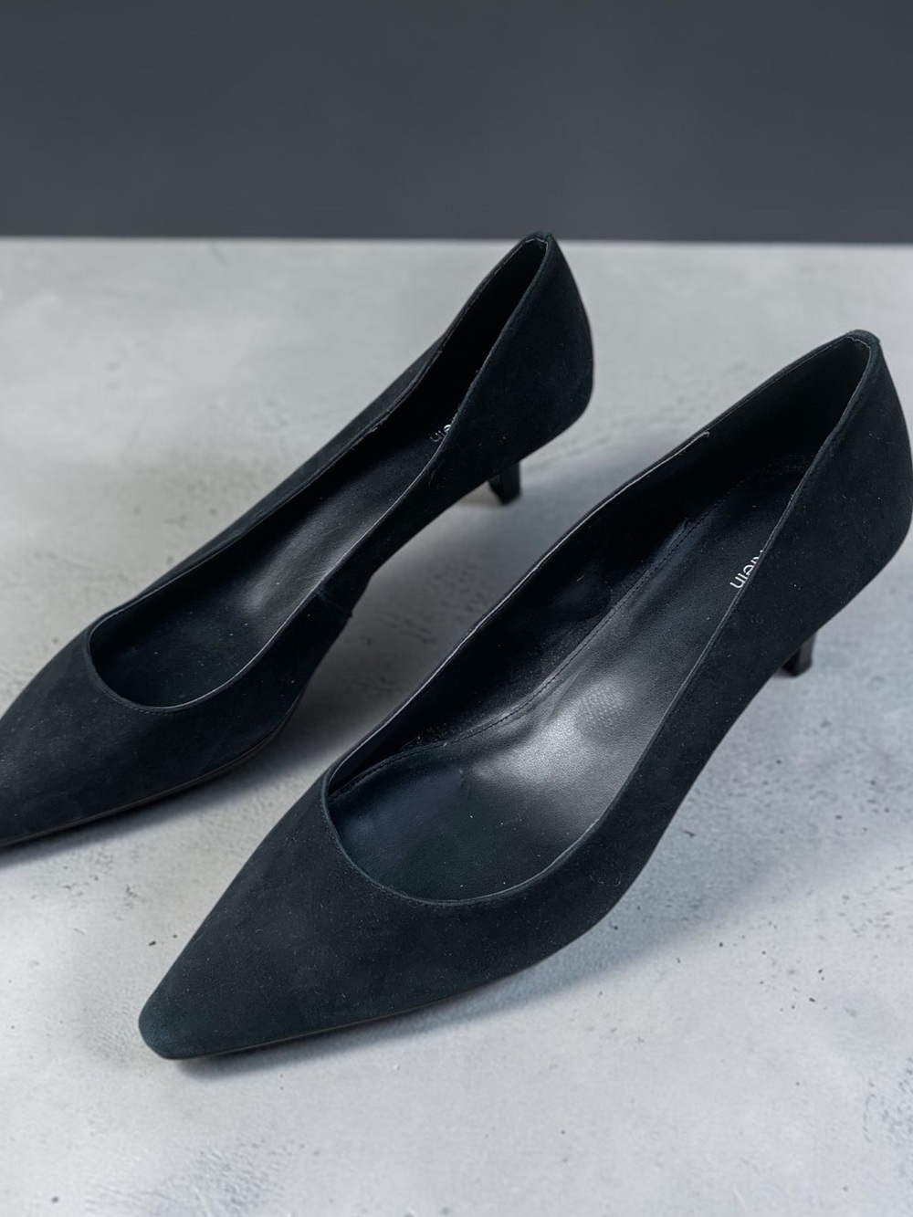 Calvin Klein Black Suede Pointed Toe Kitten Heel Pumps Size 11